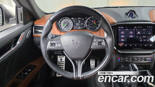 Maserati Ghibli 2021 — photo 20