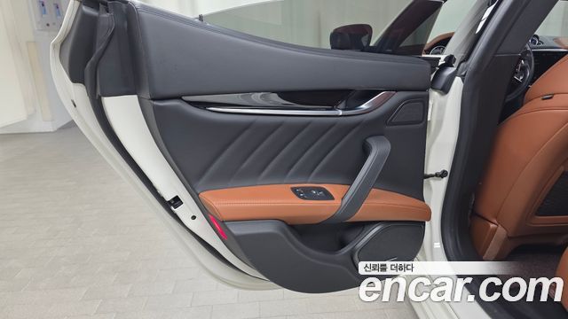 Maserati Ghibli 2021 — photo 15