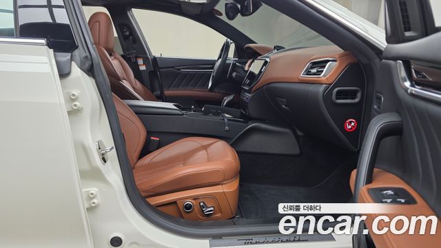 Maserati Ghibli 2021 — photo 16
