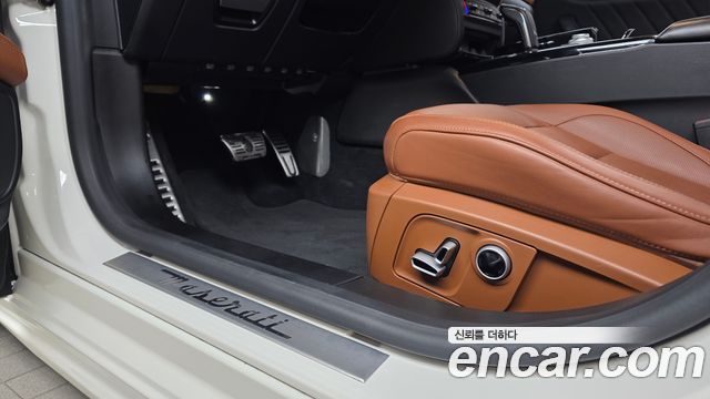 Maserati Ghibli 2021 — photo 32