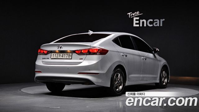 Hyundai AVANTE 2017 — photo 2