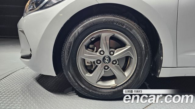 Hyundai AVANTE 2017 — photo 5