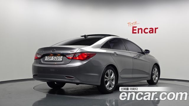 Hyundai Sonata 2011 — photo 2