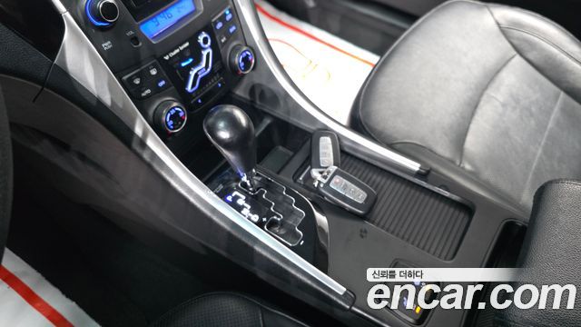 Hyundai Sonata 2011 — photo 12