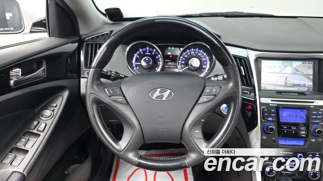 Hyundai Sonata 2011 — photo 21