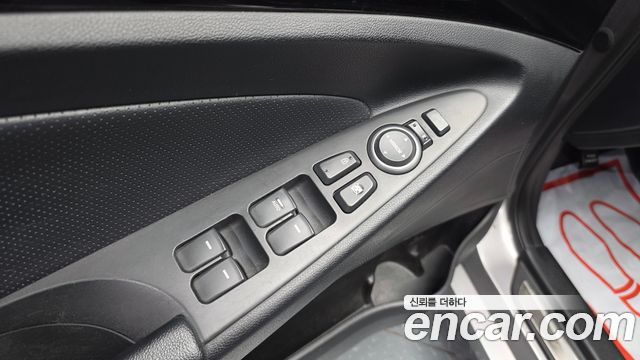 Hyundai Sonata 2011 — photo 30