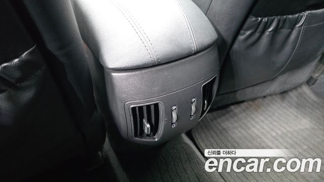 Hyundai Sonata 2011 — photo 32