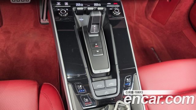 Porsche 911 2021 — photo 12