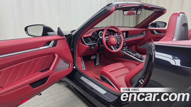Porsche 911 2021 — photo 13