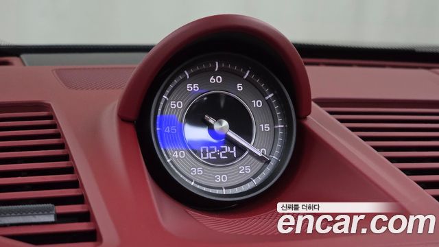 Porsche 911 2021 — photo 22