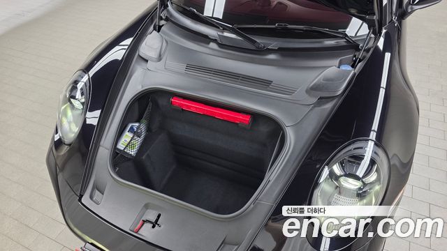 Porsche 911 2021 — photo 26