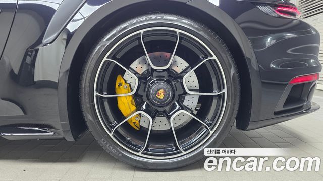 Porsche 911 2021 — photo 7