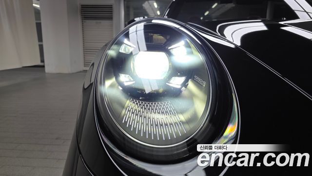 Porsche 911 2021 — photo 8