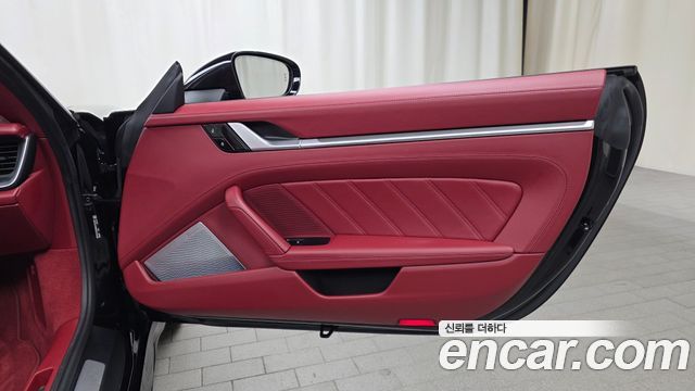 Porsche 911 2021 — photo 14