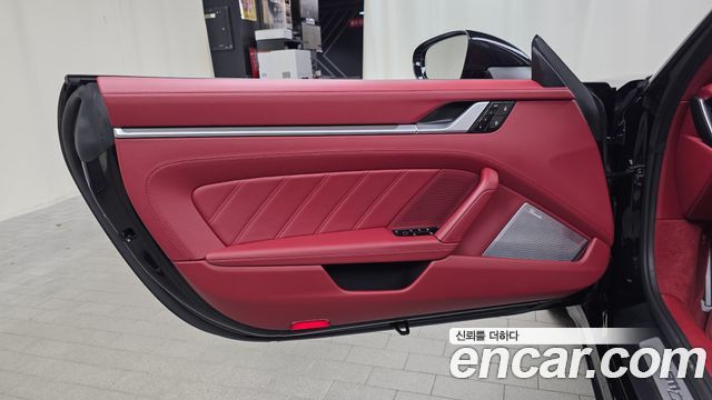 Porsche 911 2021 — photo 15