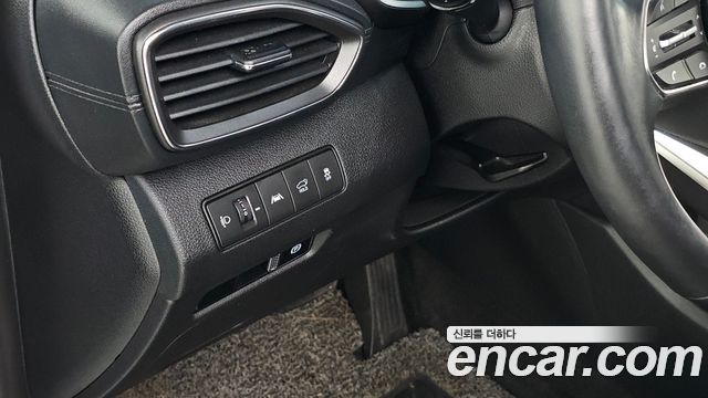 Hyundai Santafe 2021 — photo 28