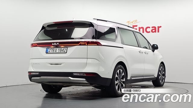 Kia Canival 2022 — photo 2