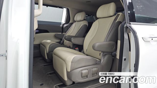 Kia Canival 2022 — photo 18