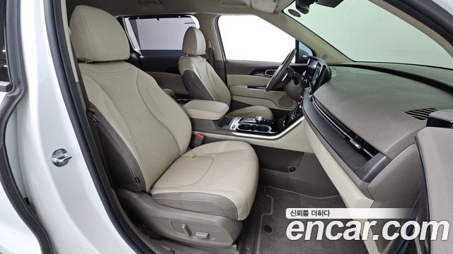 Kia Canival 2022 — photo 16
