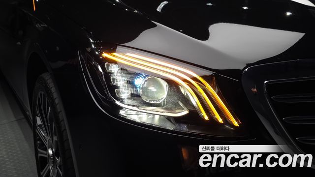 Mercedes-Benz S-Class 2020 — photo 8