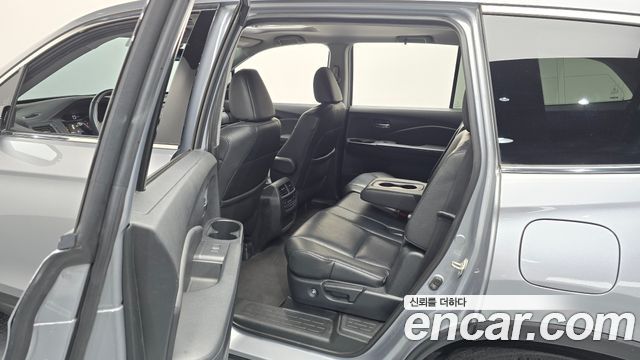 Honda Pilot 2017 — photo 11