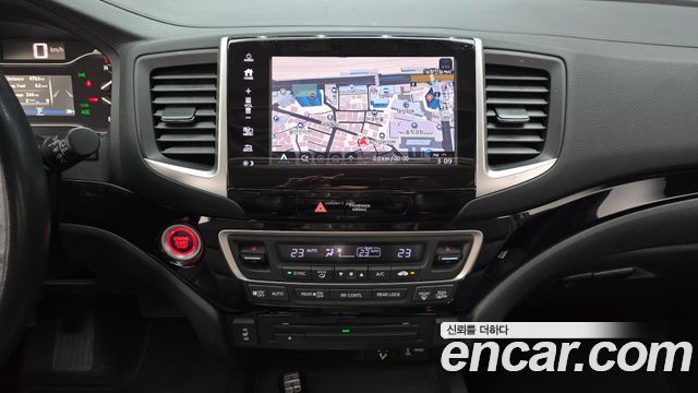 Honda Pilot 2017 — photo 19