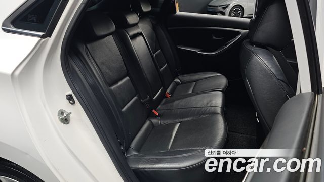 Hyundai i30 2012 — photo 11