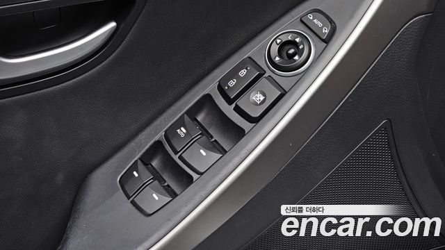 Hyundai i30 2012 — photo 17