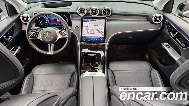 Mercedes-Benz GLC-Class 2023 — photo 10
