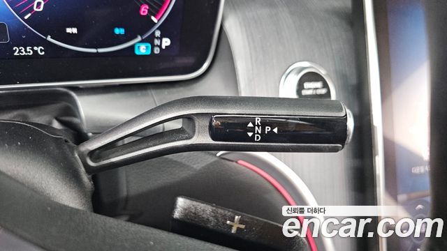 Mercedes-Benz GLC-Class 2023 — photo 12