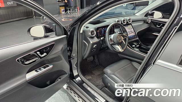 Mercedes-Benz GLC-Class 2023 — photo 13