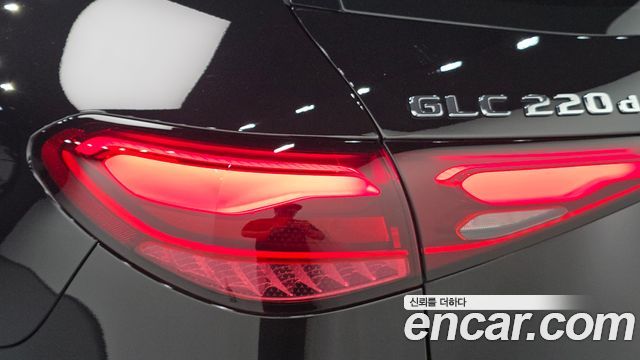 Mercedes-Benz GLC-Class 2023 — photo 9