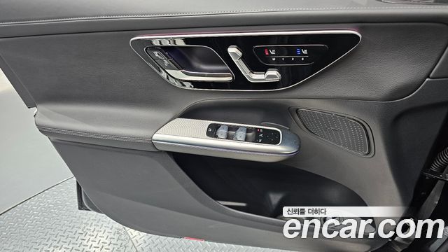 Mercedes-Benz GLC-Class 2023 — photo 14