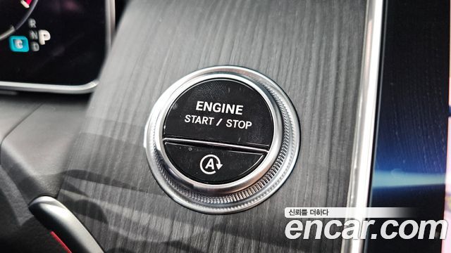 Mercedes-Benz GLC-Class 2023 — photo 28