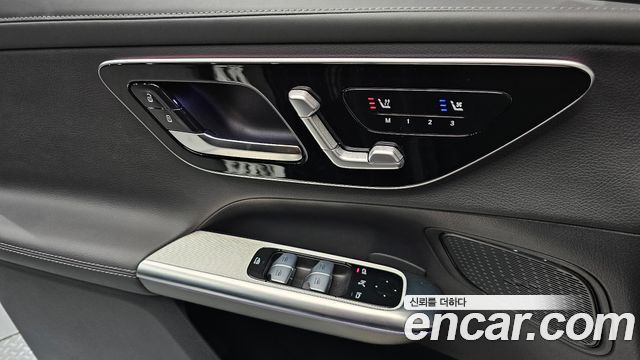 Mercedes-Benz GLC-Class 2023 — photo 30