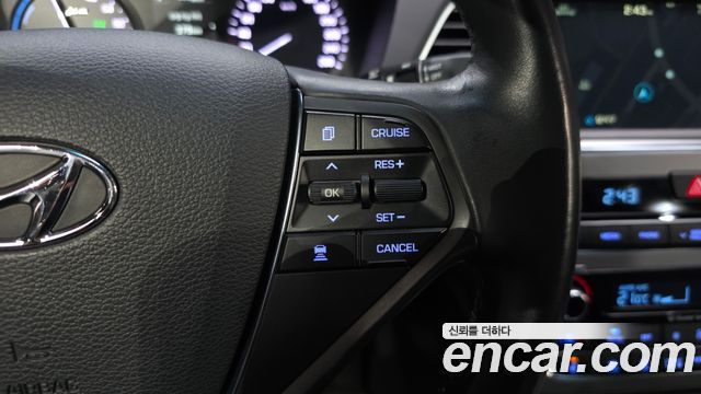 Hyundai Sonata 2015 — photo 17