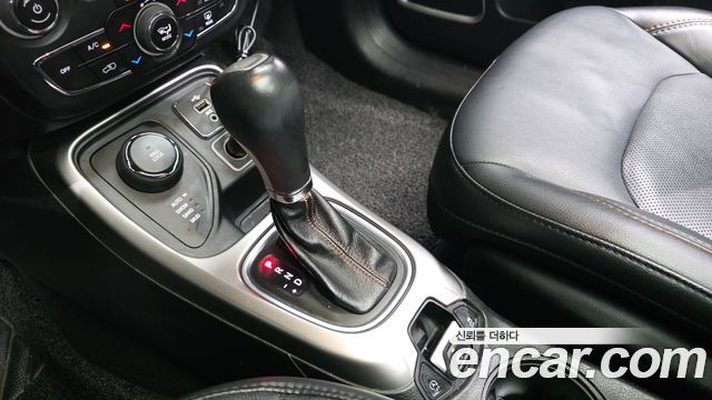 Jeep Compass 2018 — photo 9