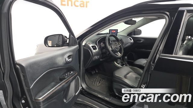 Jeep Compass 2018 — photo 10