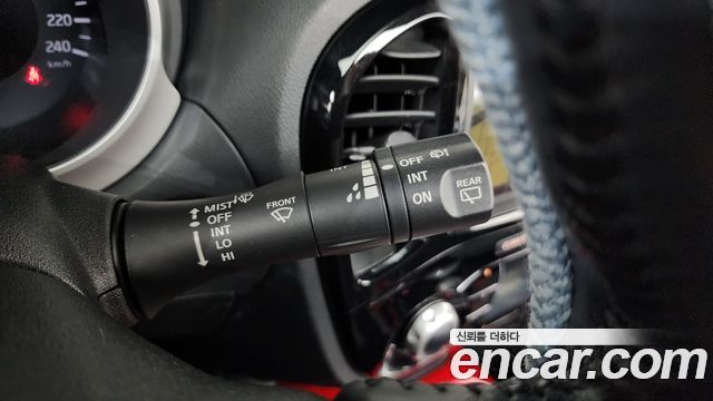 Nissan Juke 2017 — photo 35