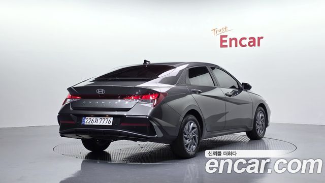 Hyundai AVANTE 2025 — photo 2