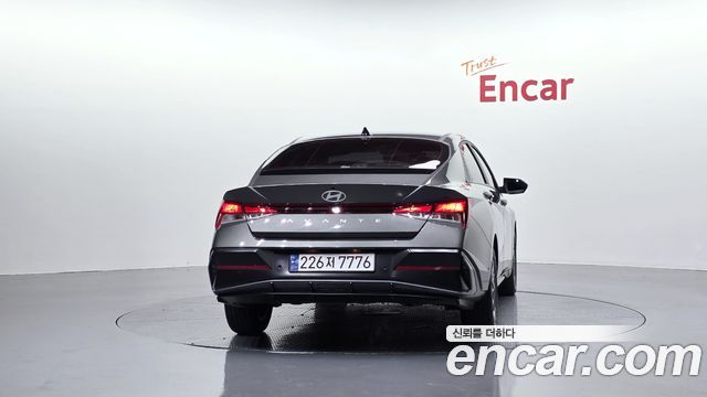 Hyundai AVANTE 2025 — photo 4