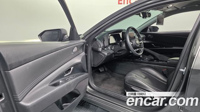 Hyundai AVANTE 2025 — photo 13