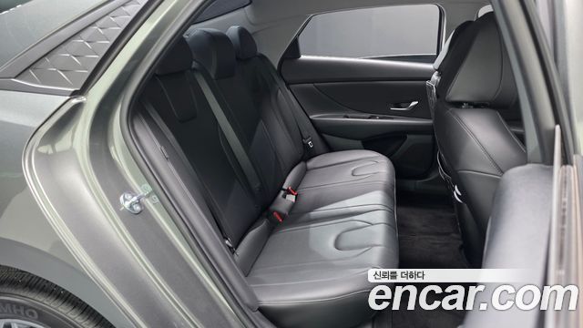 Hyundai AVANTE 2025 — photo 17