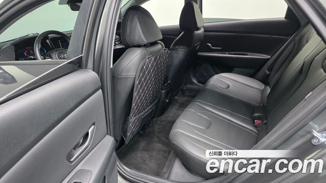 Hyundai AVANTE 2025 — photo 18