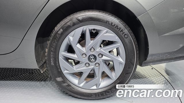 Hyundai AVANTE 2025 — photo 7