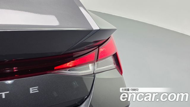 Hyundai AVANTE 2025 — photo 9