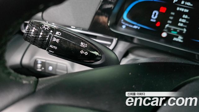 Hyundai AVANTE 2025 — photo 28
