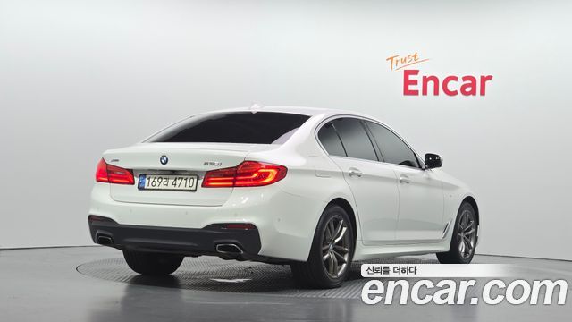 BMW 5-Series 2018 — photo 2