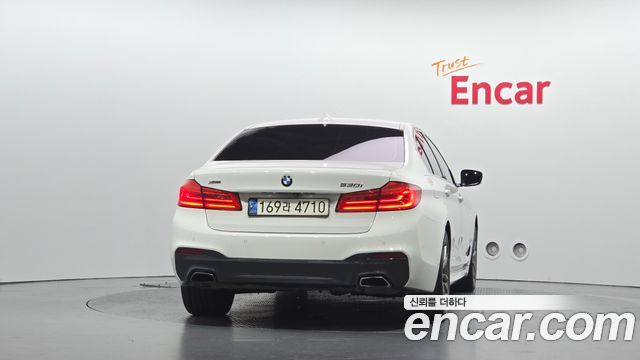 BMW 5-Series 2018 — photo 4