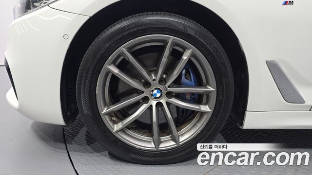 BMW 5-Series 2018 — photo 5
